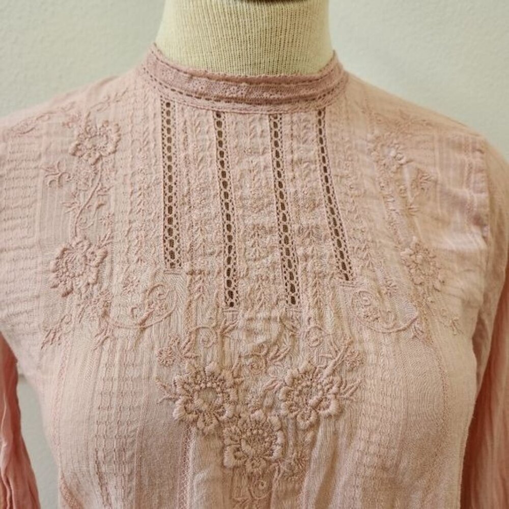 Abercrombie & Fitch Mock Neck Lace Blouse size XS - Picture 3 of 11